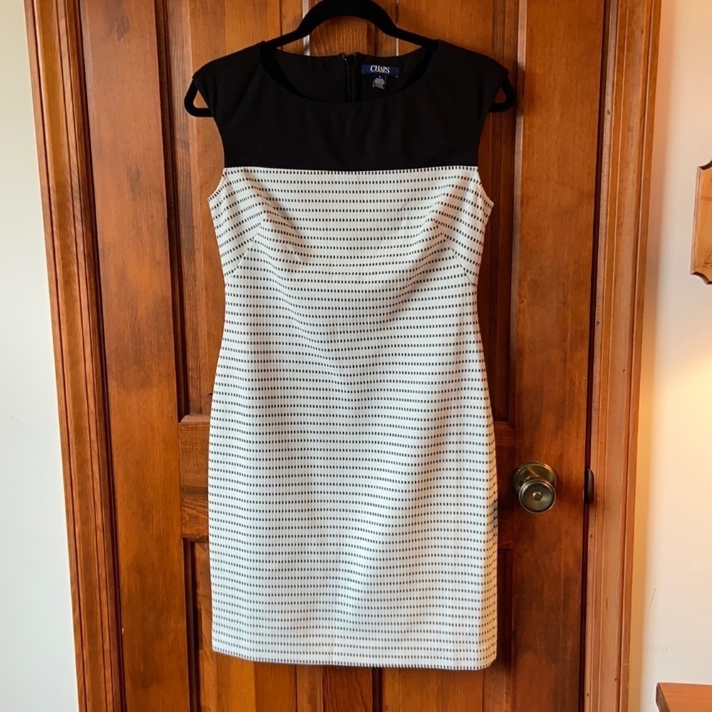 Chaps Sleeveless Dress in Career/Dressy in Size 2